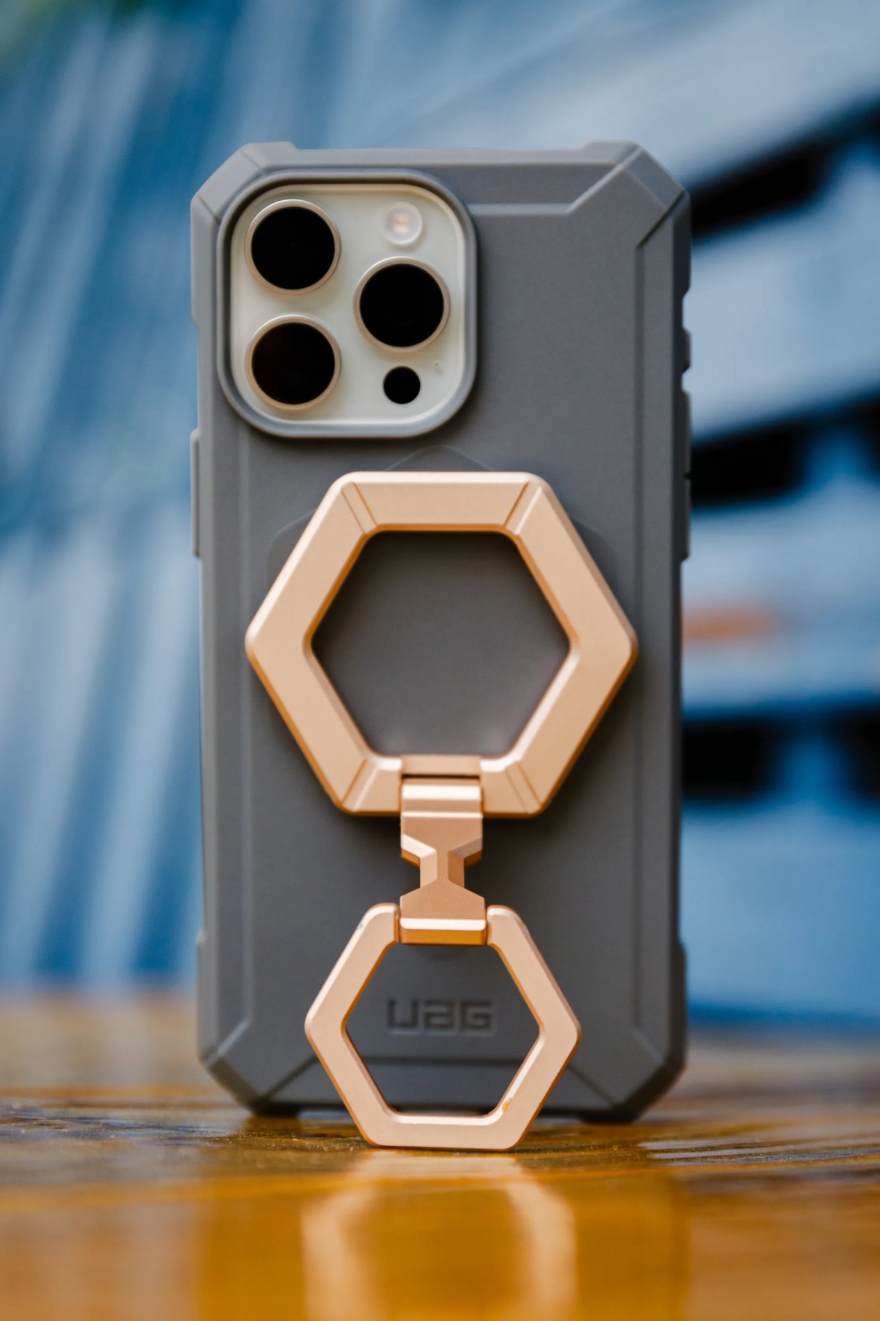 6_uag_magnetic_ring_stand