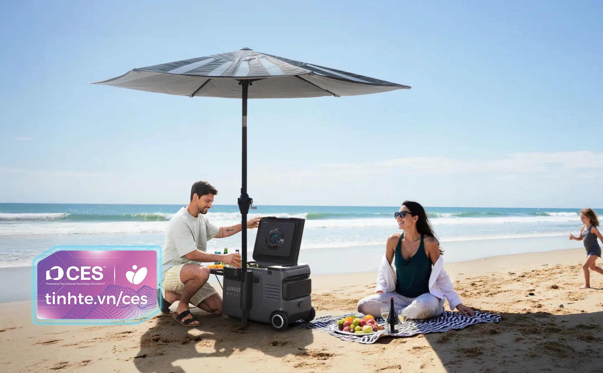 CES 2025: Anker ra mắt ô Solix Solar Beach Umbrella và tủ lạnh di động Solix EverFrost 2